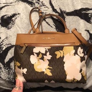 Michael Kors handbag. NWOT.